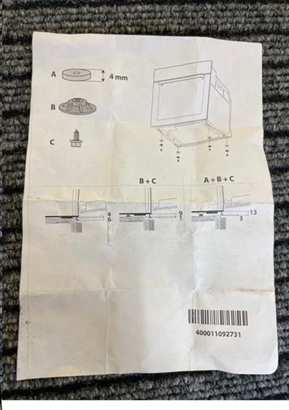 Foot kit+spacer to adjust oven in front