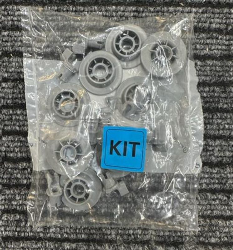 C00674355 Kit med 8 hjul og feste.