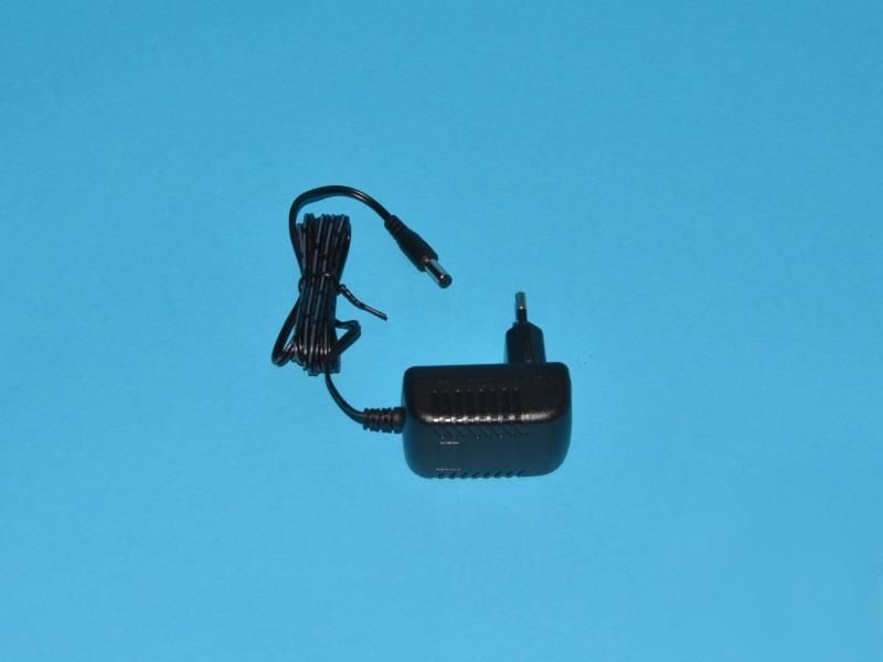 LADER/STRØMADAPTER (SVC180FW DC22V 0.5A)